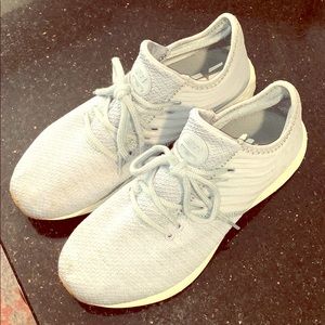 New Balance sneakers - Light Blue - Women’s 9.5